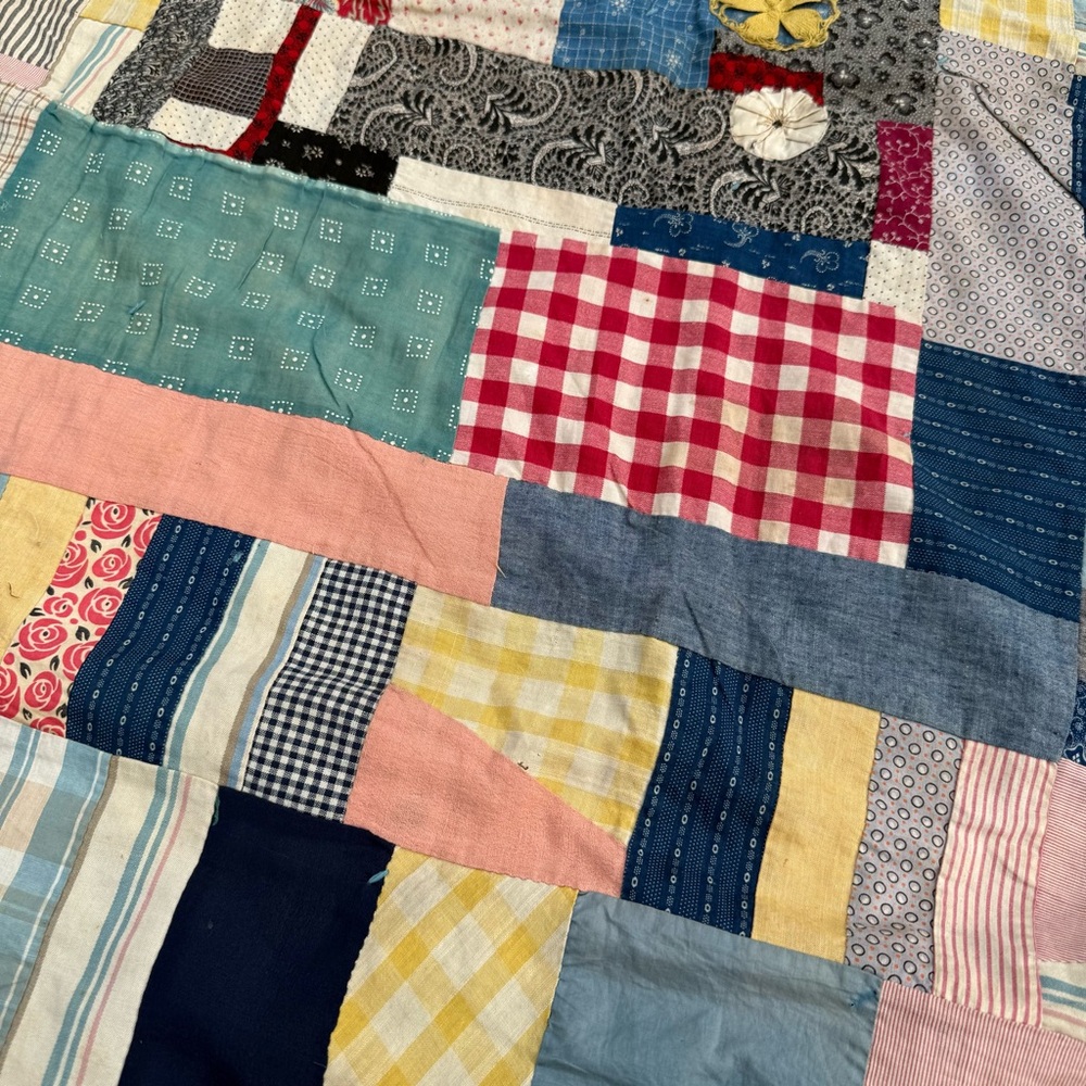 1920s Quilt‎ Made from 1900s Silk Cigarette Slips - Picture 16 of 16